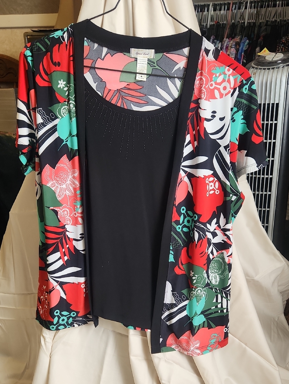 Black Tank with Floral Open-Front Tunic - Red, Green, White 3X Listing #20